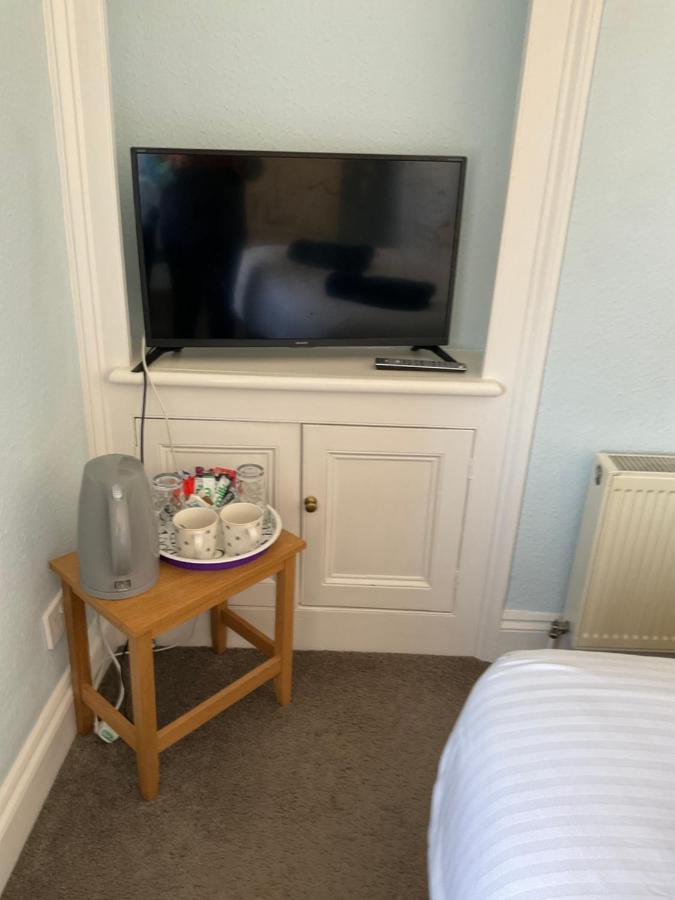 No 52 Bed And Breakfast Helston Bagian luar foto